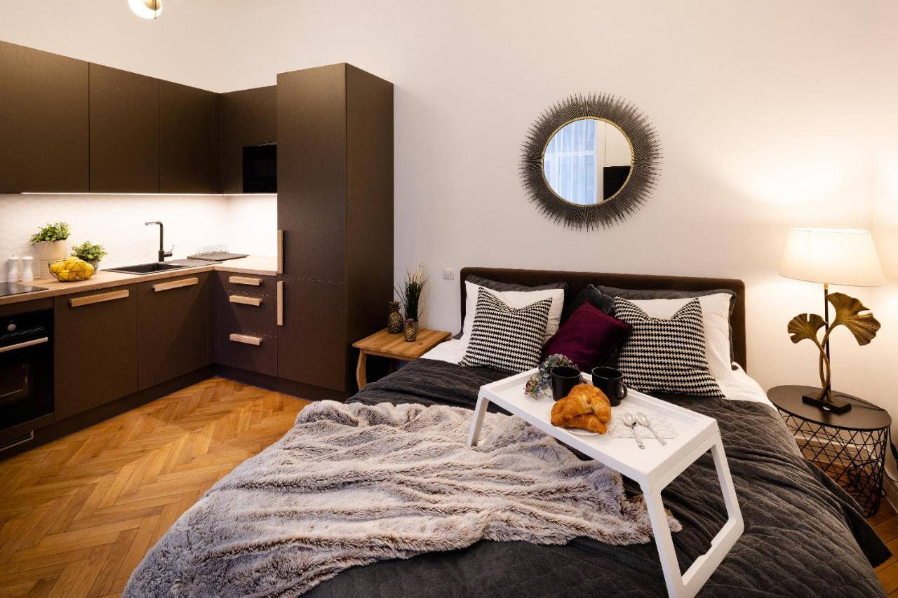 Brivibas House Design Apartments In City Center Riga Exterior foto